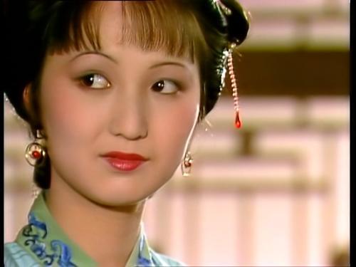 平儿|王熙凤和贾琏合欢，为何让平儿在屋里？一个铜盆透露出平儿的不堪
