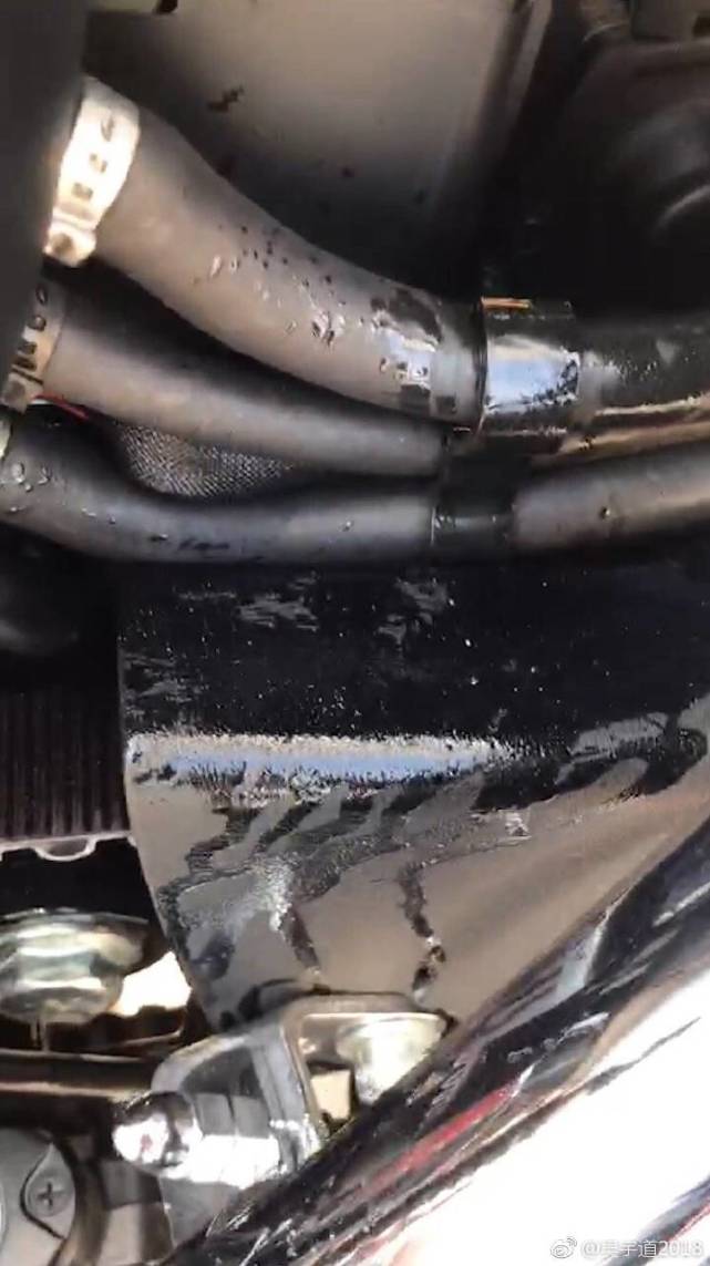 怀化一男子13万购入哈雷摩托 刚出4s店发动机就冒烟