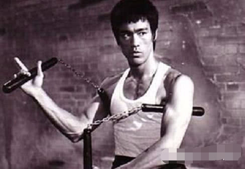 李小龙曾打出1600磅力量,而其它方面数据