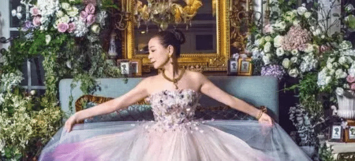 霍尊公开婚纱照,女主好美!