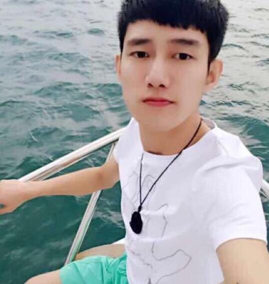 阿哲直播"节奏"太大,心态崩宣布退网,大网红压力也大!