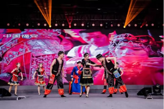 福安畲族婚礼惊艳亮相上海国际时尚周舞台,好