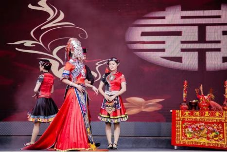 福安畲族婚礼惊艳亮相上海国际时尚周舞台,好