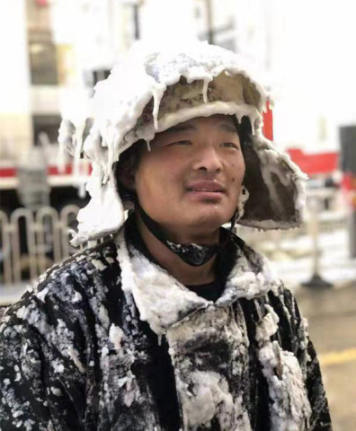 2018最美消防员,头戴冰帽,身披冰甲,直言:我只