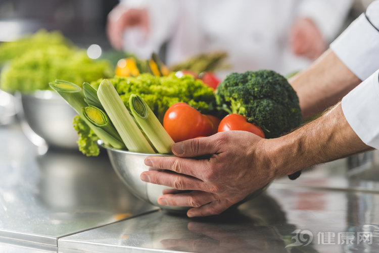 高血压|戒烟有最佳年龄吗？年纪大再戒烟不如不戒？专家给出了回答