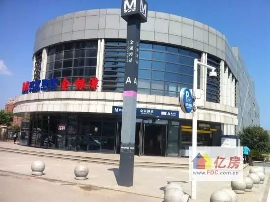 金银潭地铁站旁破损小路已修复