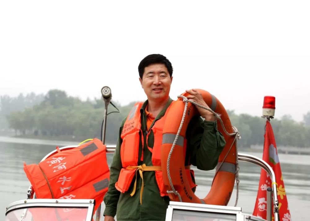 人民日报为他点赞!