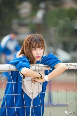 靓丽少女校园里的甜美,我又恋爱了!