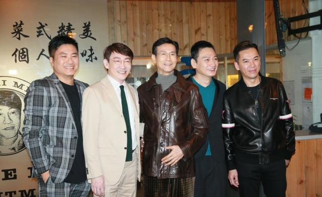 《大时代》"丁家五蟹"再聚首,男神依旧不老,满满的回忆杀