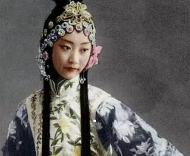 电视剧中的小燕子,紫薇其实都是假的,她才是清朝最美的格格?