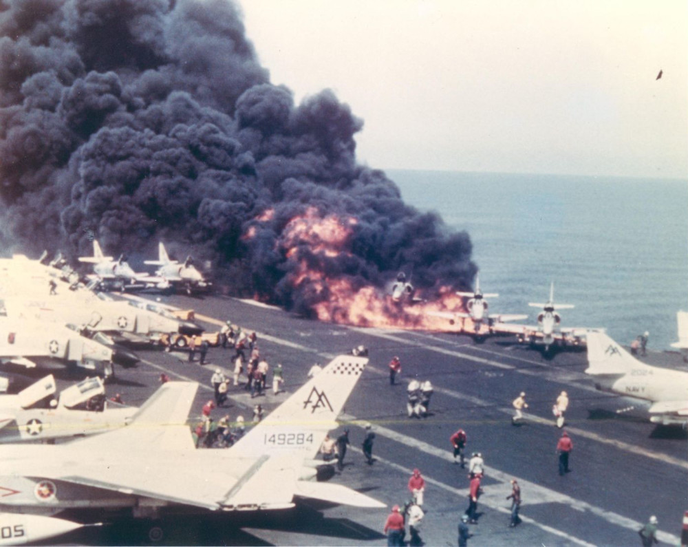 海军飞机事故图片