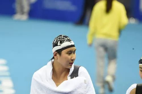 浙江小伙差0.03秒痛失金牌 傅园慧安慰:你是最