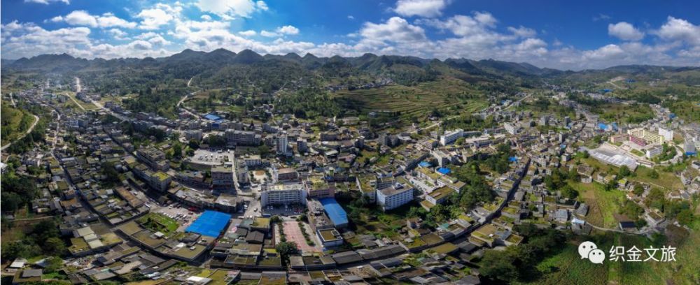 李罡摄三塘镇位于织金县西部,距县城32公里,东与少普乡毗邻,南与阿