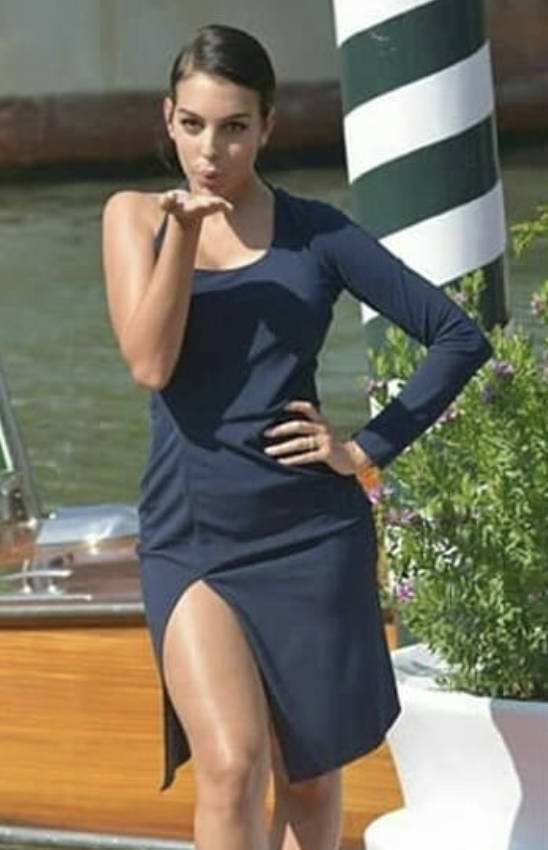 c罗女友社交媒体收入完胜梅西妻子 乔治娜发个照片可挣约3万英镑