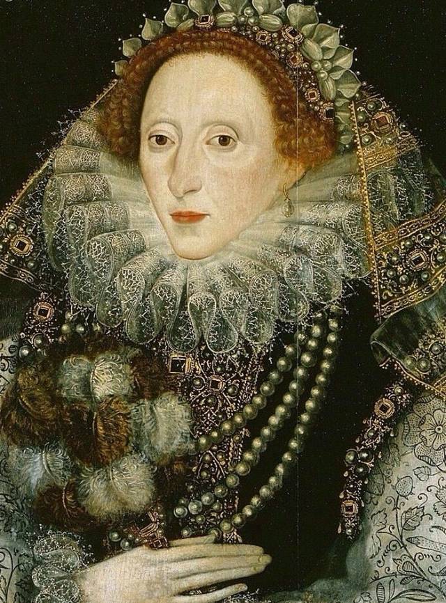 小黑裙发展史:第一款小黑裙是香奈儿发布的H