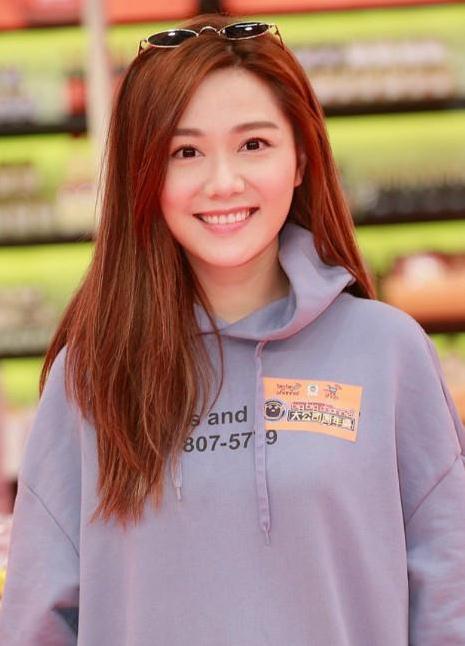 汤镇宗女儿汤洛雯近照,叔叔是汤镇业,完美继承家族高颜值!