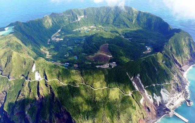 日本最"危险"村庄:上百村民居住在活火山口,不怕火山喷发吗?