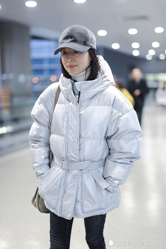 要不是和马思纯穿了同款羽绒服,你都不知道董