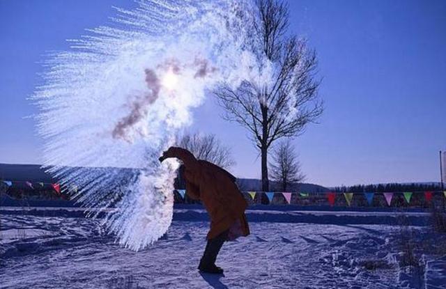 中国最冷的村庄,零下58度泼水成冰,唯独河水不结冰景观美到爆