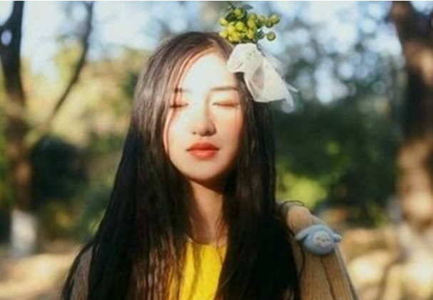 一个男人说爱你,但又不主动联系你,八成都是这