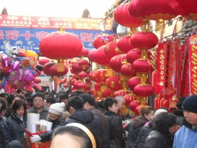 突发大火!太原尖草坪小商品市场着火了!火势凶