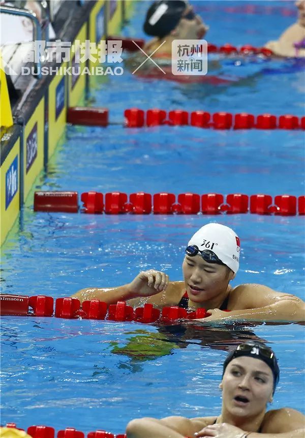 傅园慧手臂上一道道抓痕怎么回事?昨晚让很多