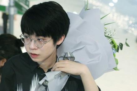曾经的王者一哥嗨氏骚白成名便抛弃东家而他则陪东家走到最后