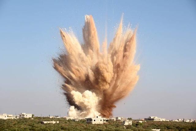 土耳其正式翻脸俄军派出大批轰炸机扔下云爆弹叙叛军遭遇重创