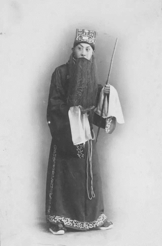 "以其妨碍艺术之进展,转移观众之目标也"|诸葛亮|马连良