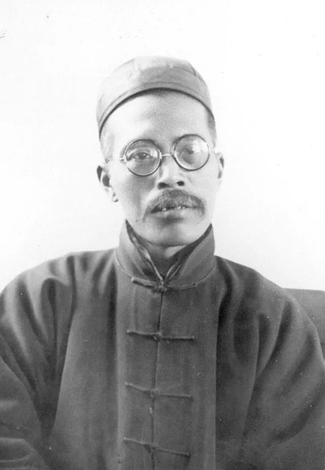 蓦然回首那人却在灯火阑珊处纪念王国维先生