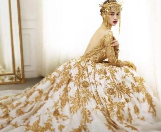 抖音黄金婚纱火了!当看到凤冠的那一刻,网友
