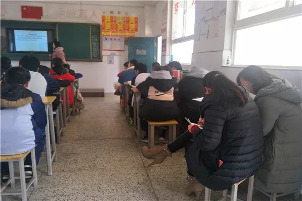 南昌一中桃花校区英语组举行公开课教研活动