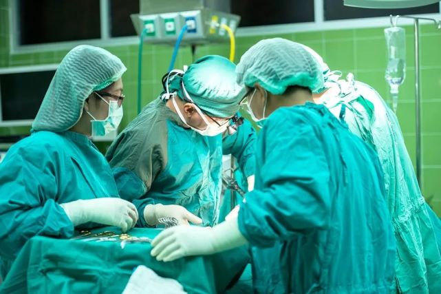 男子在大连遇车祸捡条命 没想到住院吃早饭时竟被噎死
