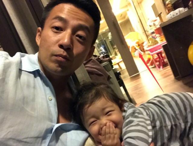 汪小菲|汪小菲再发长文14天隔离结束，为了到内地出差，才狠心离开女儿