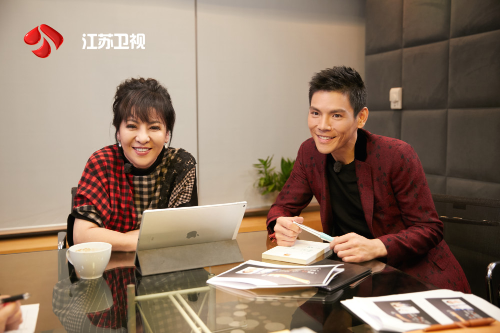 向佐陪妈妈上班体验实习上岗