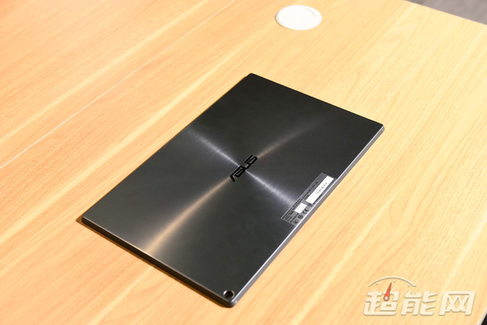 华硕MB16AP便携显示器评测:前所未有的极致