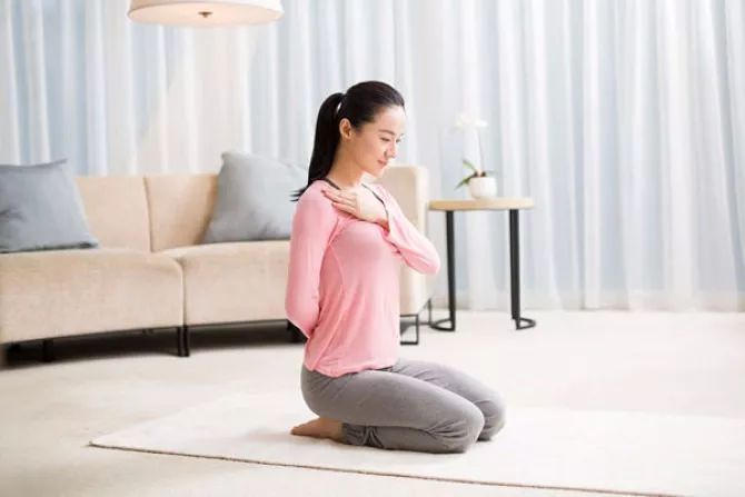 揭秘打坐中最特殊的姿势跪坐