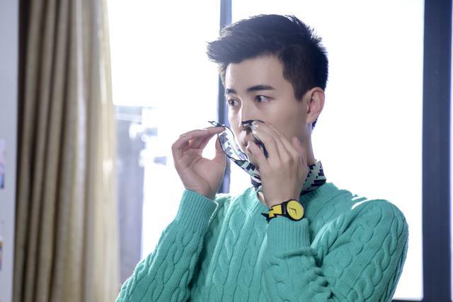 《一起同过窗》中的暖男余皓,新戏《我的单板女孩》成老板