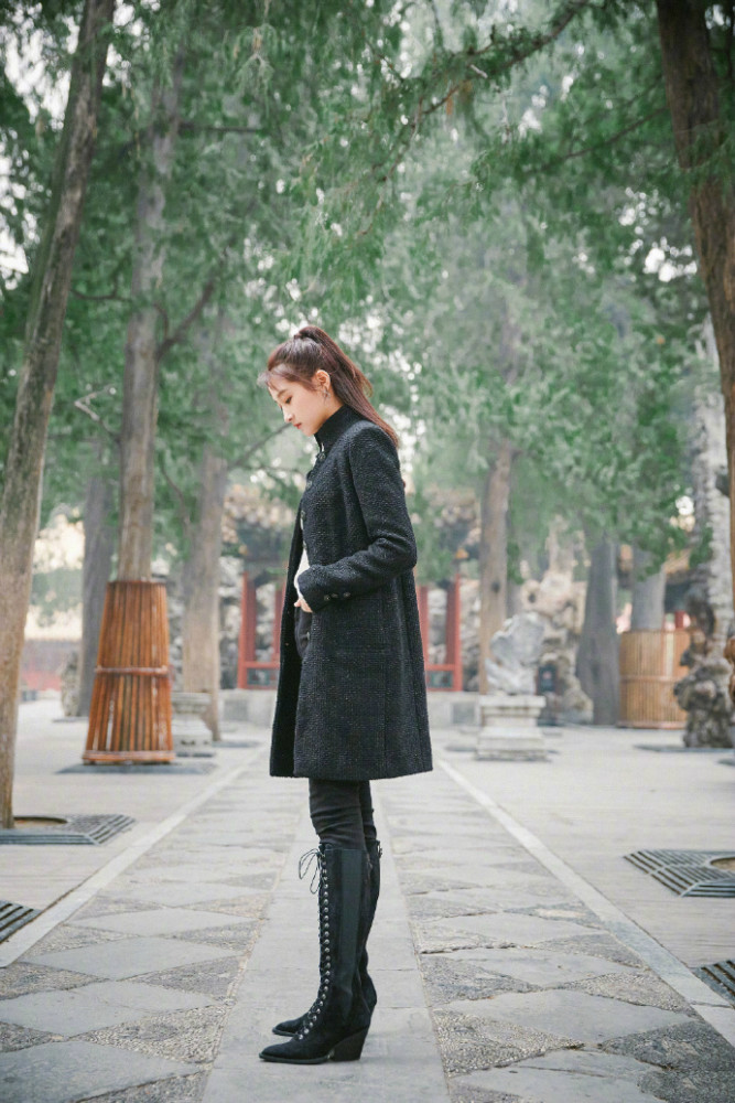 关晓彤化身"十格格",骑马射箭英姿飒爽,大长腿逆天