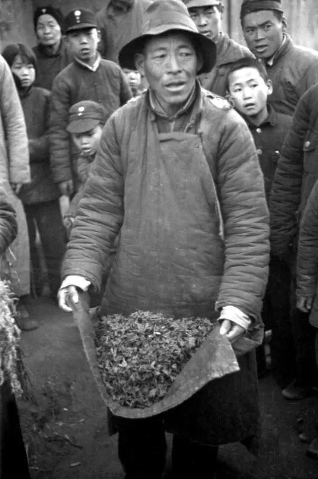 老照片1942年河南大饑荒真相震驚了所有人