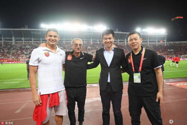 巅峰一代:欧冠第一人诠释年轻有为 登巴巴断腿将孙祥推进旋涡