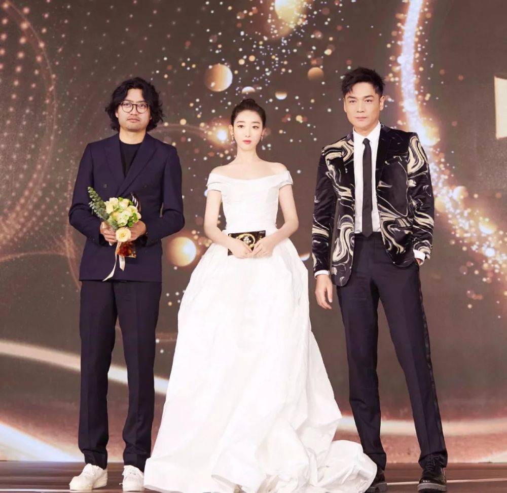 王栎鑫这是什么沙雕新操作?