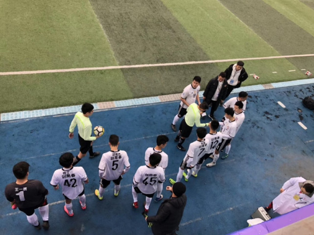 曝足协杯四川球队无队服 穿假货德国球衣参赛