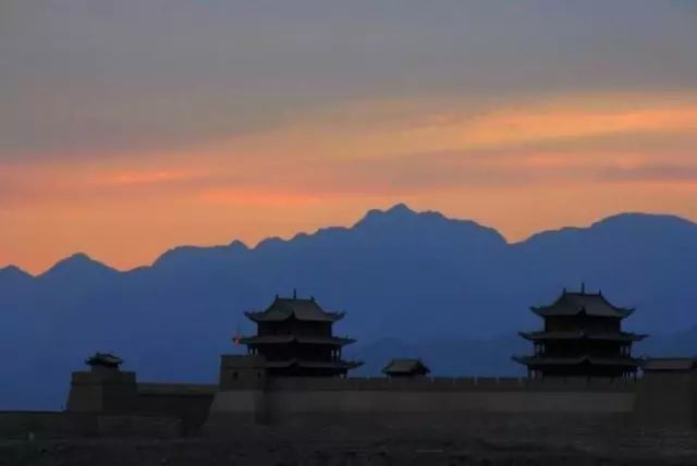 庞涓听到首都被围,急忙撤军,离开邯郸回师,在河南省长垣县西南的桂陵