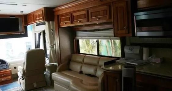 成龙518万房车号称移动别墅全世界只有一辆最怕洗车