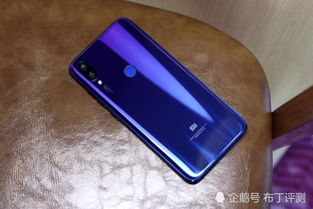 小米Play开启全新手机模式,硬件免费时代将要