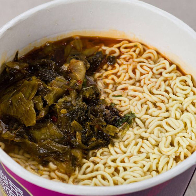 网友评出:好吃到舔盘的4种"网红泡面",到底有多好吃?