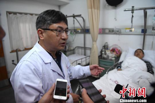 福建龙岩劫持公交车撞人事件致8死25伤 伤者回