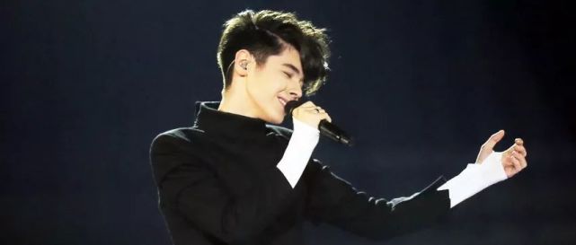 火钳刘明!19年第一位爆火的歌手可能是他_腾讯