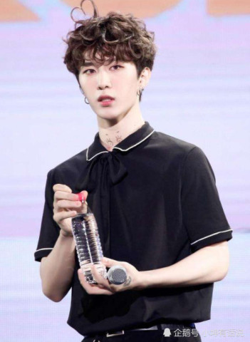 张庭继子参加选秀节目,身材好颜值高,表演才艺很好笑哟